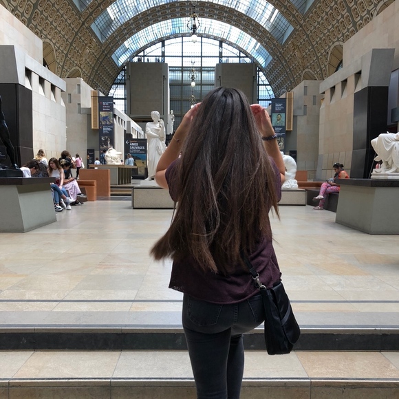 Meet your Posher, Natalie - Picture 3 of 5